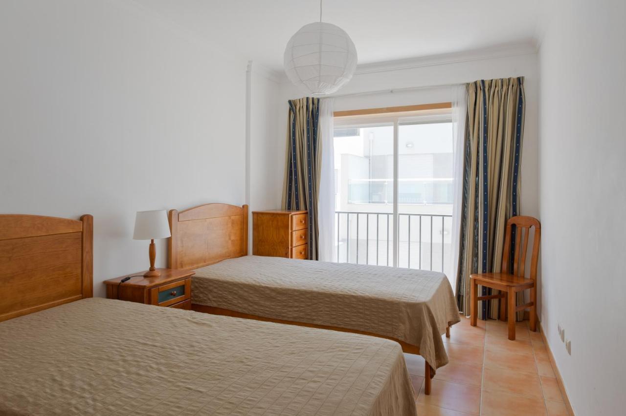 Monte Gordo Beach Flat With Balcony Eksteriør bilde